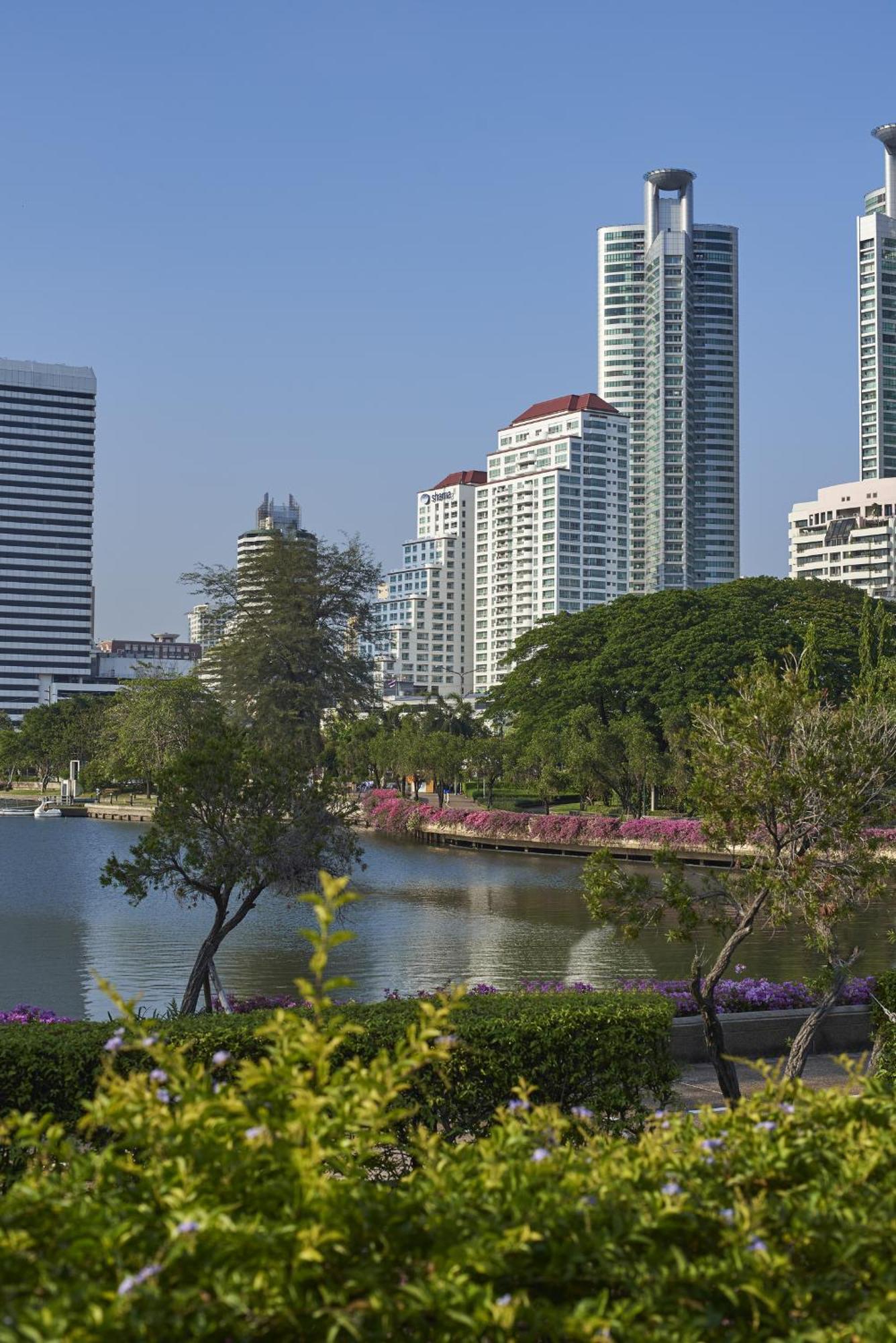 Отель Shama Lakeview Asoke Бангкок Экстерьер фото